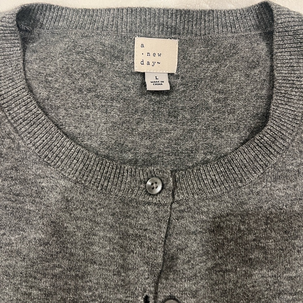 Grey Cardigan Sweater Preppy - Picture 3 of 3